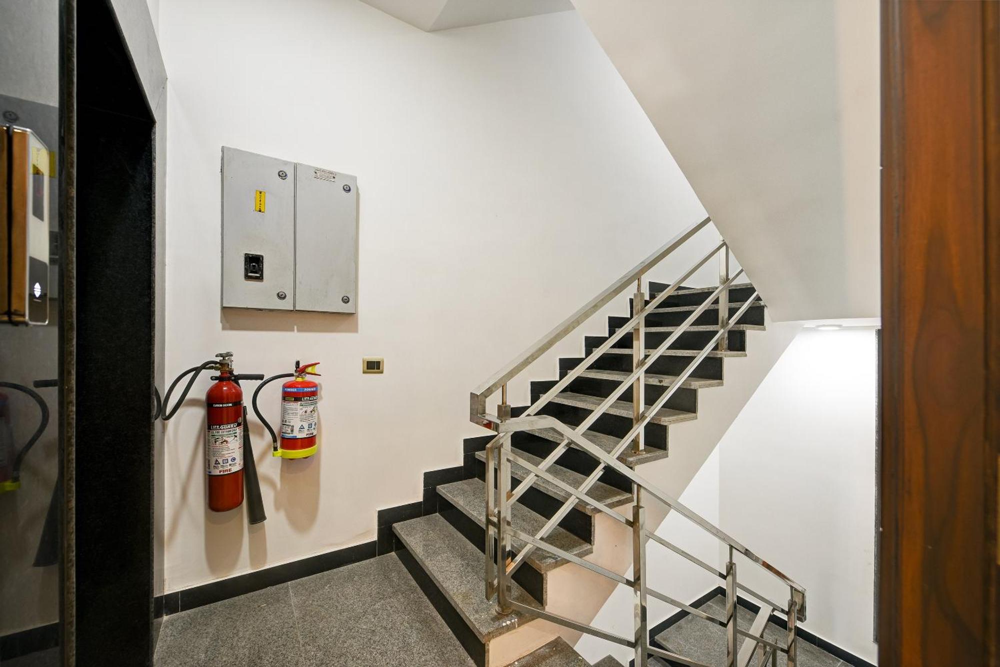 Hotel The Grand Plaza Noida Zewnętrze zdjęcie